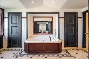 Hotel Barsey by Warwick - Bathroom