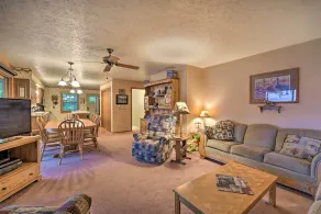 Cozy Hayward Cottage w/ Dock & Lakefront View - Interiör