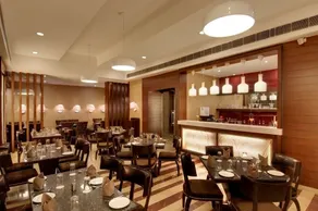 The Golden Palms Hotel & Spa Delhi - Restaurant