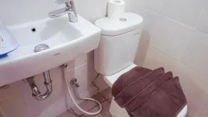 Cordova Suites - Bathroom
