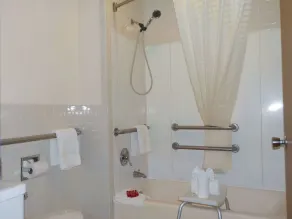 SureStay Hotel by Best Western Greenville - Badezimmer