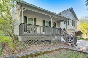 Easy I-20 Access to Atl: Suburban Retreat w/ Yard - Innvendig