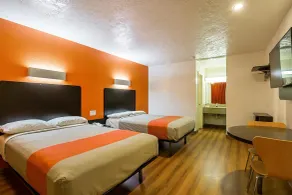 Motel 6-Madisonville, TX - Rom
