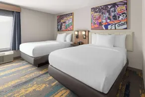 La Quinta Inn & Suites by Wyndham Memphis I-240 - Chambre
