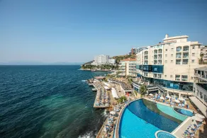 Charisma De Luxe Hotel - Piscina