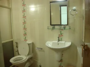 Lazar Residency Homestay - Bathroom