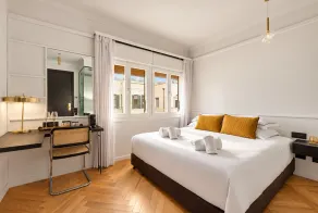 Theodor Rothschild Tel-Aviv - Camera