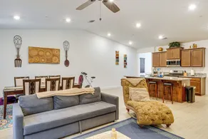 9 Mi to Dtwn Bakersfield: Pet-friendly Home - Interni
