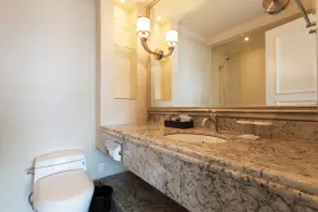 The Riverside Hotel - Bathroom