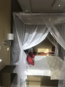 Chez Daniel mbene - Room