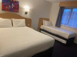 Days Inn Michaelwood M5 - Room