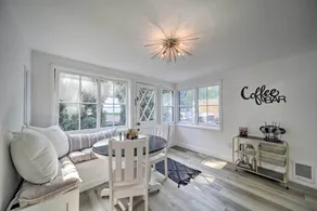 Bright & Airy Liberty Lake Abode w/ Backyard! - Interiør