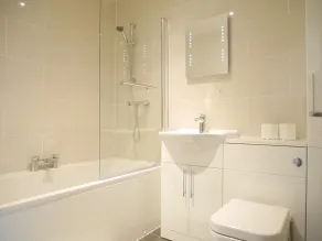 Lower Gill Gardens Penthouse - Salle de bain