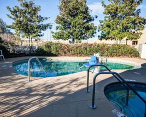Comfort Inn Redding Near I-5 - Piscina