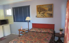 The New Elgin Motel - Rum