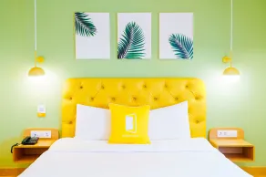 Bloom Hotel - Cyber Towers - Room