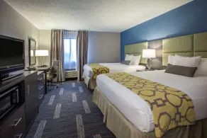 Baymont by Wyndham Traverse City - Room