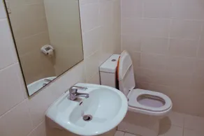 2 Bedroom at San Remo Oasis near SM Seaside - Bathroom