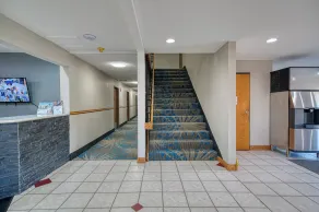Super 8 by Wyndham Sturgis - Hall