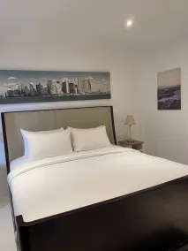 B11 Sunset Plaza Partial Seaview 1 Bedroom 1 Bathroom With Large Jaguzzi - Room
