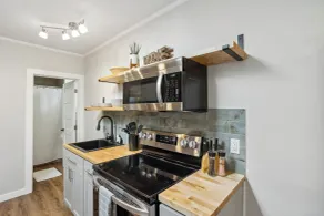 Pet-friendly Kent Vacation Rental, Walk to Lake! - Interior