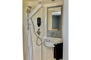 Première Classe La Rochelle Sud-Aytré - Bathroom