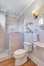 Bijou Boutique Inn - Bathroom