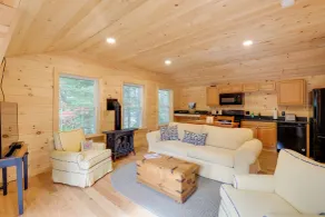 Cozy Apt w/ Deck, ~ 5 Miles to Acadia Nat'l Park! - Innenbereich