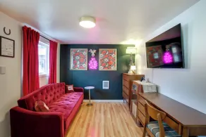 Unit 5: 1-br w/ Workspace, Quick Hospital Run - Innenbereich