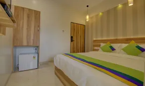 Hotel Amisha International - Room