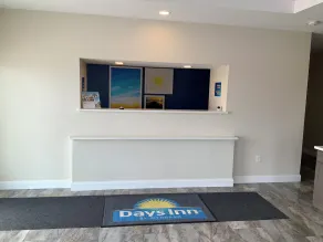 Days Inn by Wyndham Troy IL - Recepción