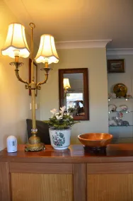 Parkhaven Motel - Interior entrance