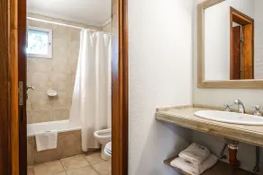 Valeria House Rental Suites - Casa de banho