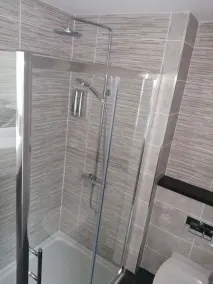 Reveller Bar Lodgings - Bathroom