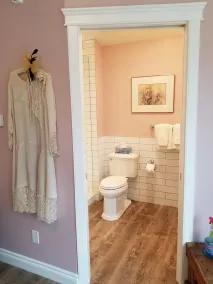 Lady MacDonald Country Inn - Baño