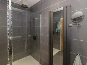 85A Braybrooke Road - Bathroom