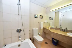 JHN - Fully Furnished Studio Apartment - Bathroom