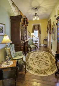Victorian House Bed and Breakfast - Interior entrance