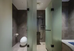 Yuechuang Banshandu Homestay (Hongqiao Tuojiang Store, Fenghuang Ancient Town) - Bathroom