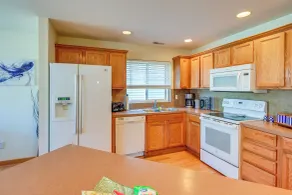 Great for Families! Spacious Retreat in Lynnwood - Innenbereich