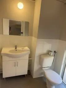 Mountway Holiday Apartments - Bathroom
