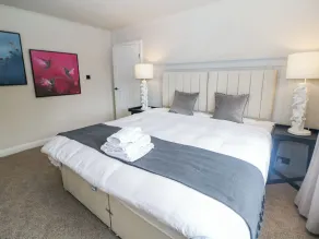 37 Berry Hill Lane - Room