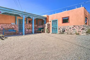Quirky Santa Cruz Studio w/ Shared Courtyard! - Intérieur