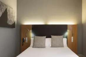 Petit Palace Tres Cruces - Room