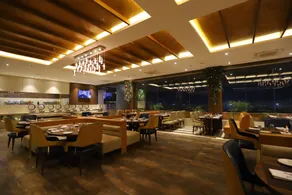 The Pristine Hotel - Restaurant