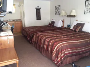 Sandpiper Beachfront Motel - Room
