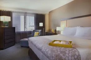 The Windsor Suites - Chambre