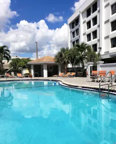 Holiday Inn Express & Suites Miami - Hialeah by IHG - Piscine