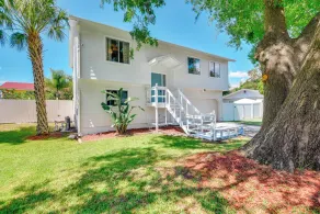 Walk to Marina: Home w/ Pool in Palmetto - Intérieur