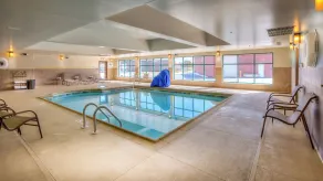 Holiday Inn Express Wichita South by IHG - Basseng